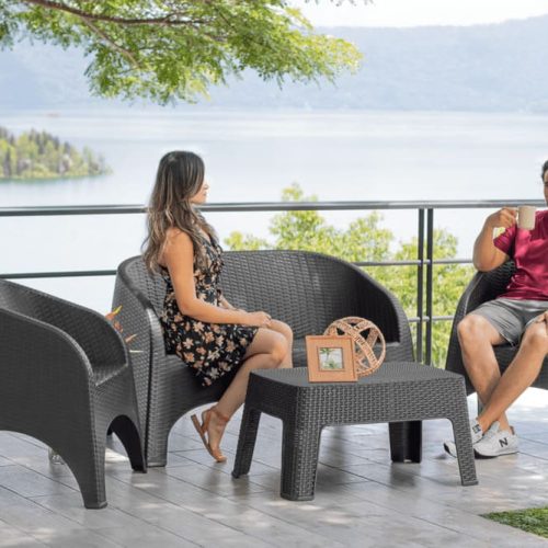 Transforma tu espacio al aire libre con muebles de plástico en República Dominicana