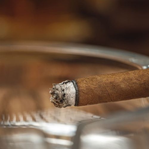 Los cigarros Empatía ofrecen el mejor sabor con Esmeralda y Zafiro